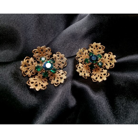 Rare Find Vintage Gold Filigree Clip-On Earrings With Green & Blue Rhinestones - Picture 2 of 4